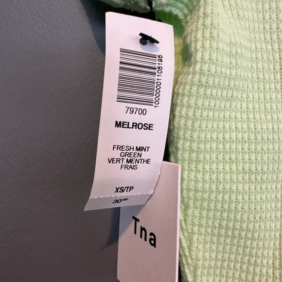 Aritzia- Brand new, Melrose, TNA Thermal Notch T-shirt. Size XS. - Picture 4 of 4